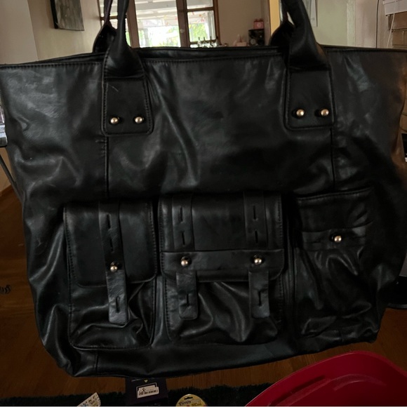 Big Buddha tote. Black. Tons of pockets outside & inside. - Picture 1 of 6